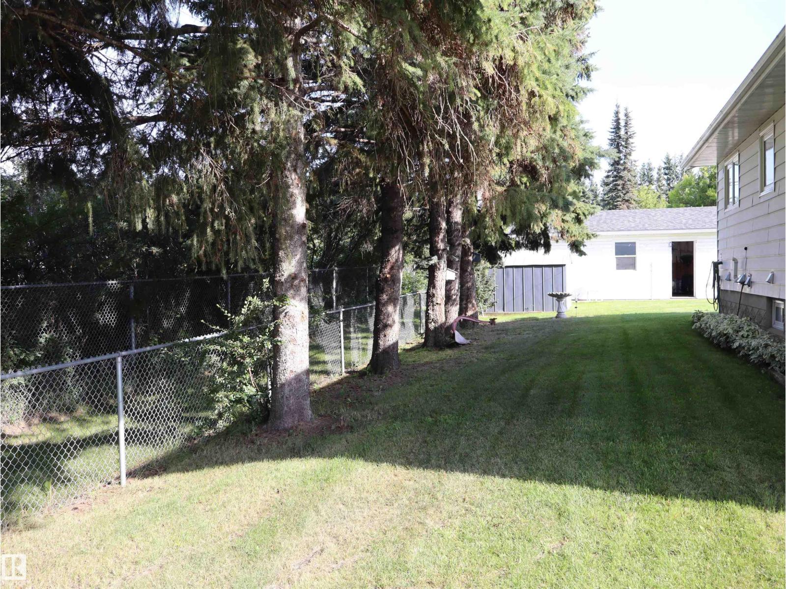 5530 46 street - 40