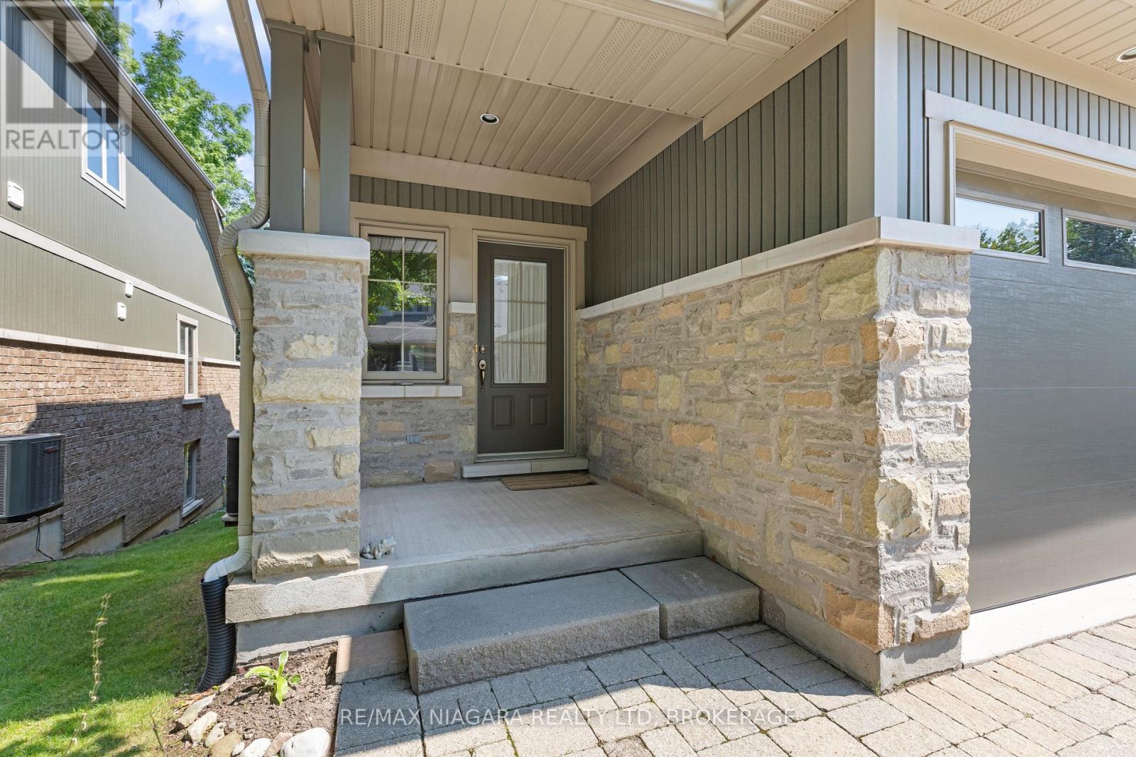 #33 1398 PELHAM STREET - 2