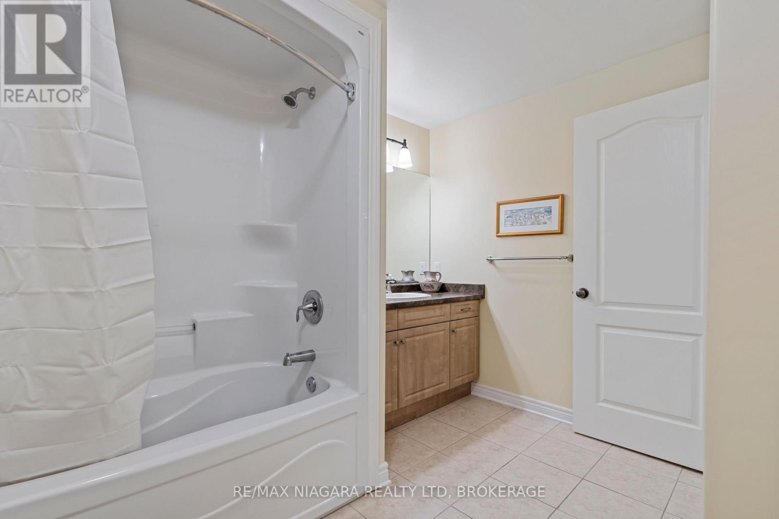 #33 1398 PELHAM STREET - Image 26