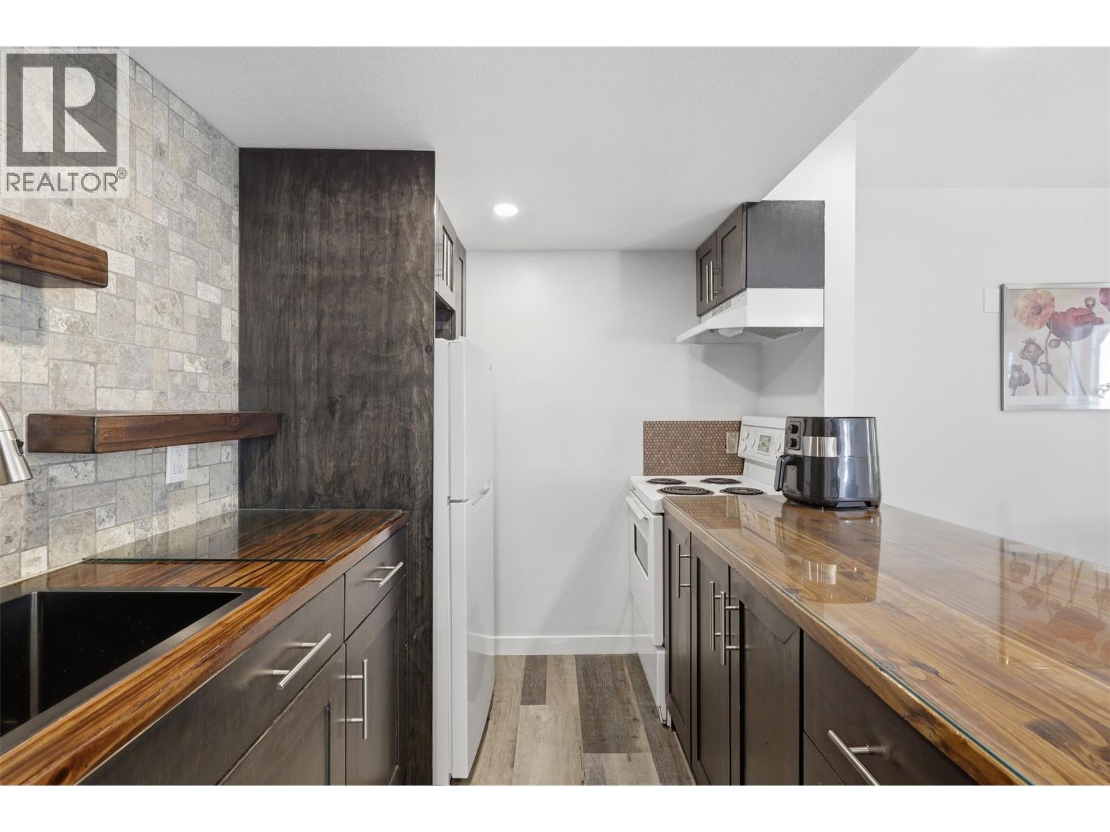 1532 EMERALD Drive - 44