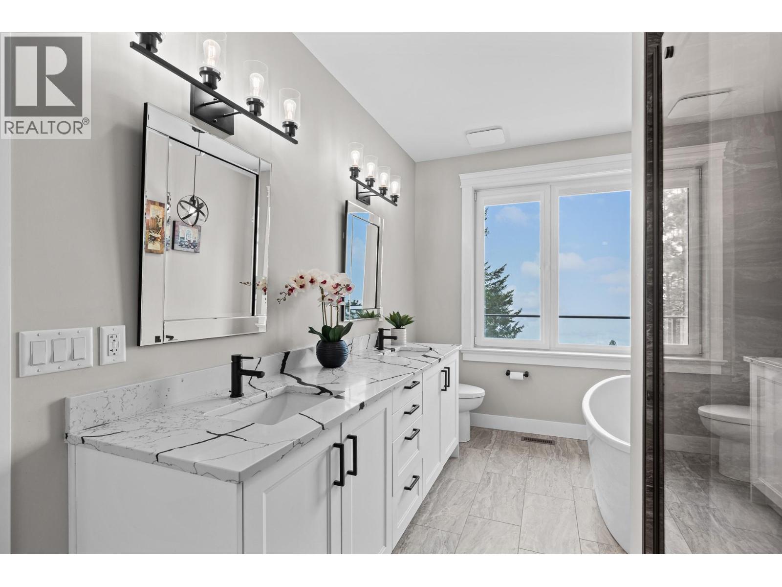 125 Falcon Place, Osoyoos