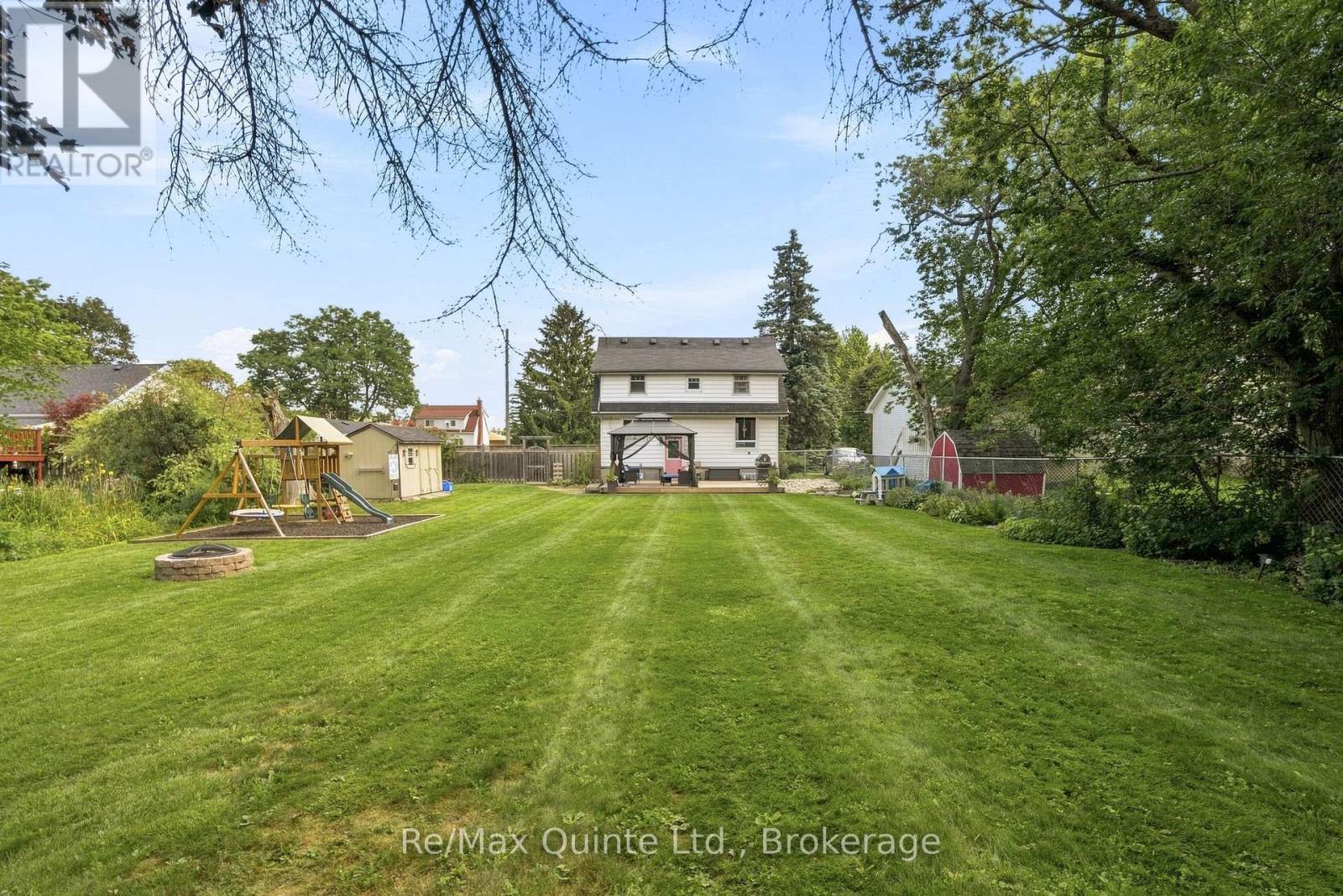 28 SHAMROCK ROAD - 35