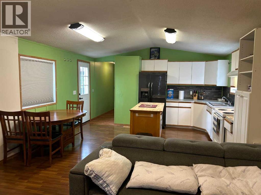 109 Meadowlake Close E - Image 7