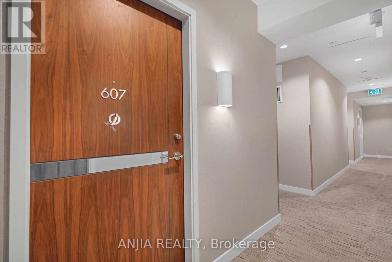 #TH607 85 MCMAHON DRIVE - 30