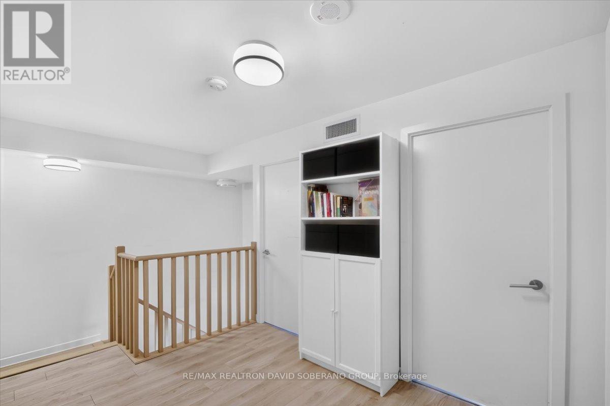 112 VARNA DRIVE - 18
