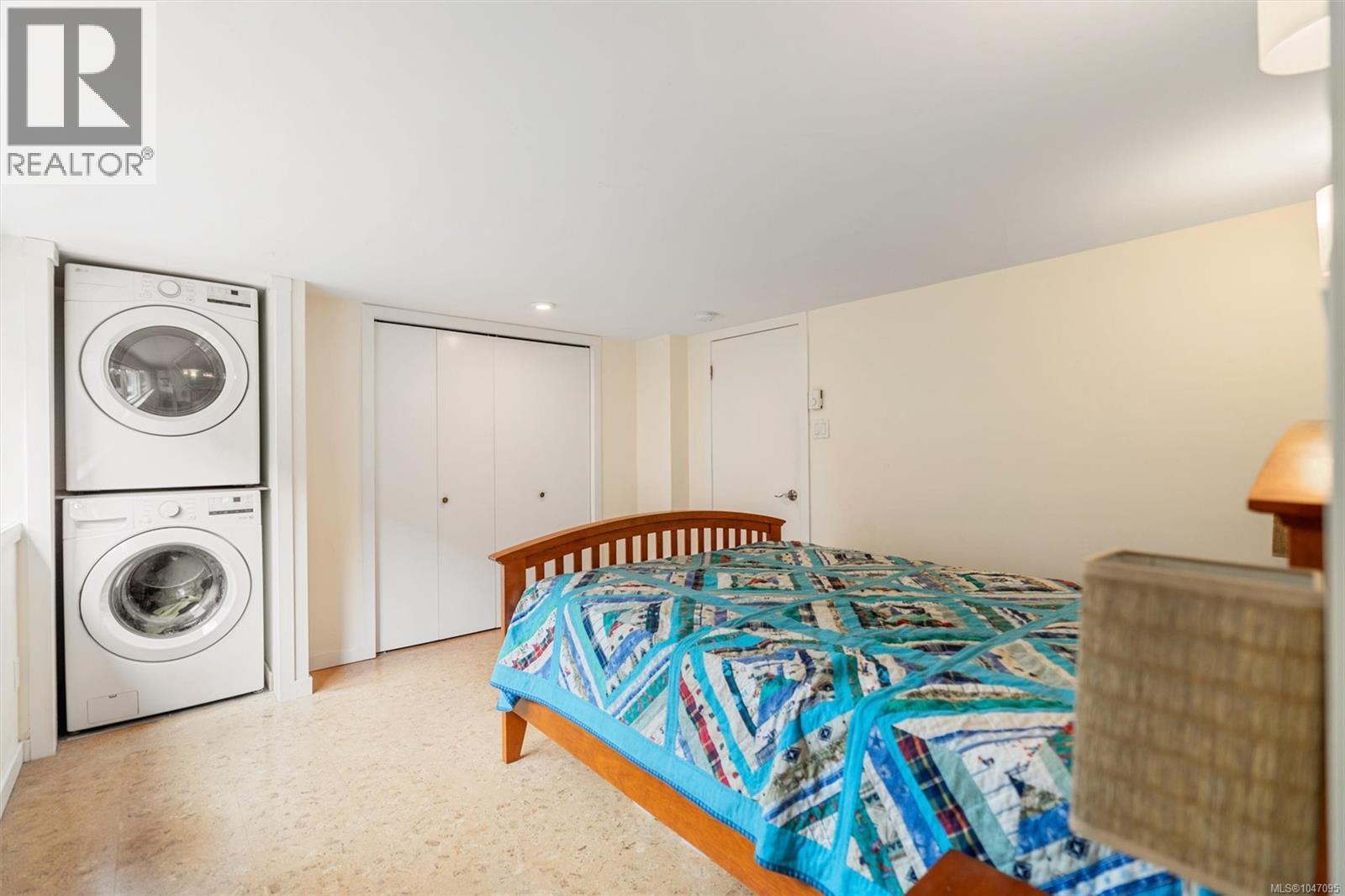  2758 Dunlevy Street, Oak Bay