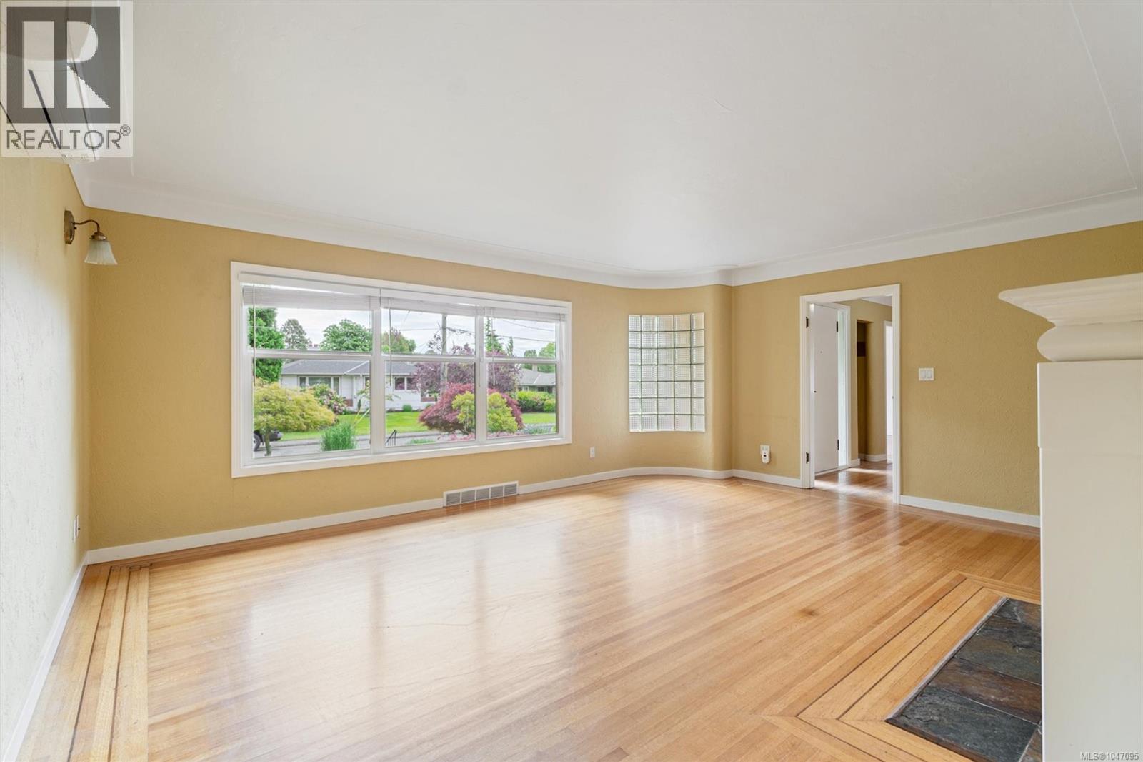 2758 Dunlevy St - 6