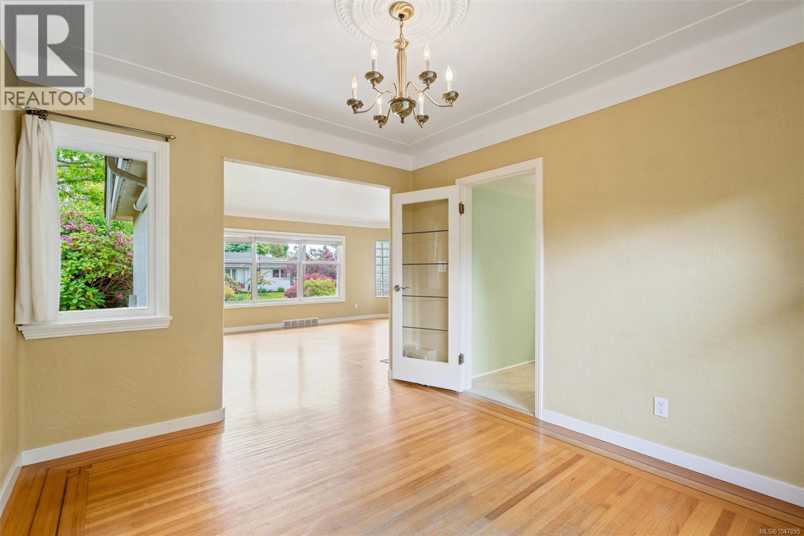  2758 Dunlevy Street, Oak Bay