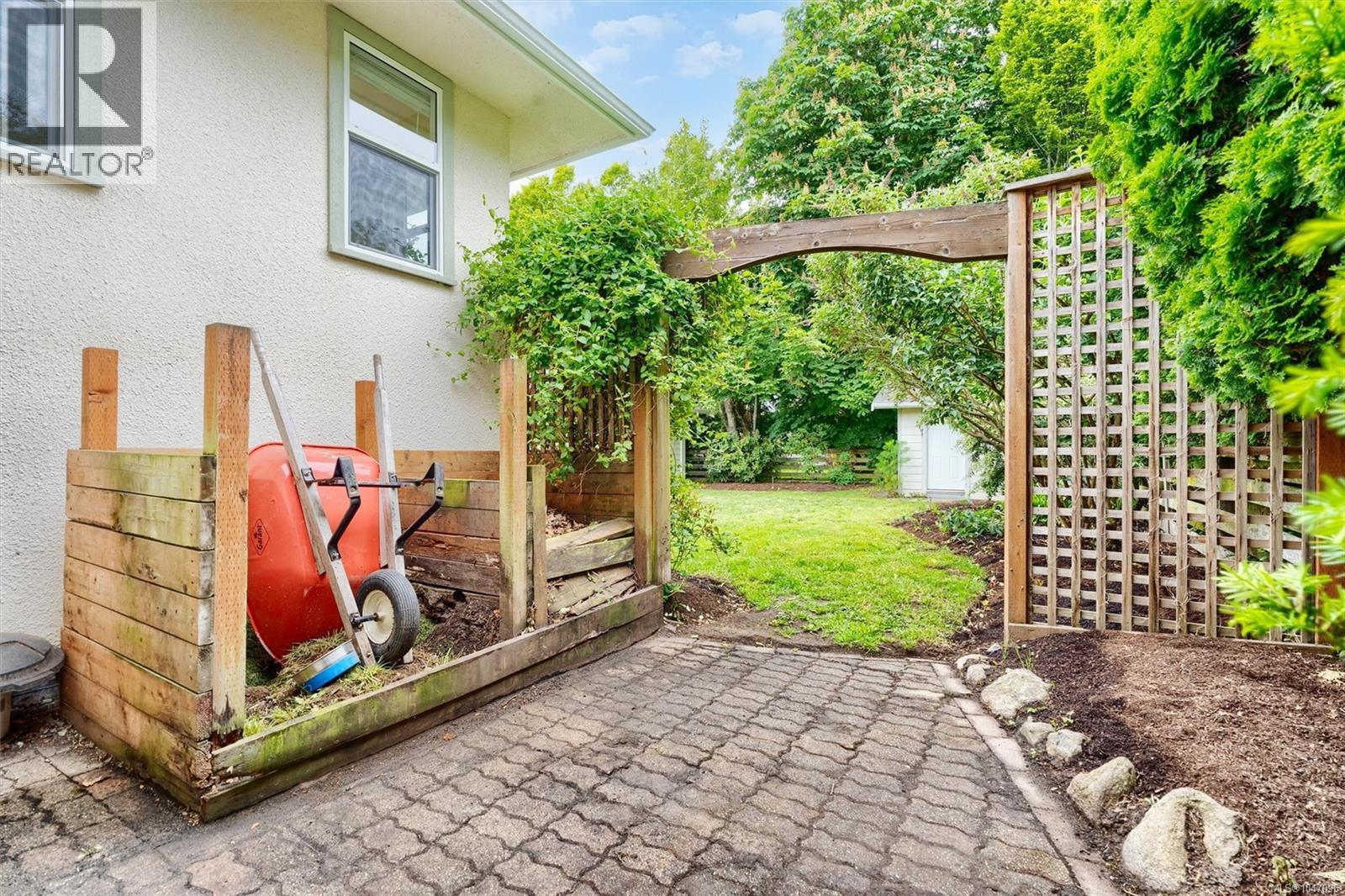 2758 Dunlevy St - 38