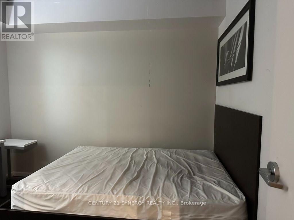 2 Bed, 1 Bath House for Rent in Ottawa – 2109 – 105 CHAMPAGNE AVENUE S, Ottawa – MLS# X13684388 - Image 17