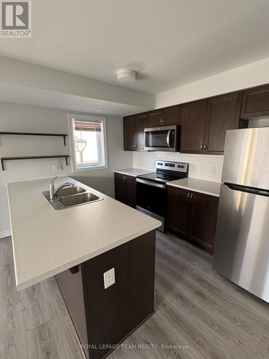 3 Bed, 2 Bath House for Rent in Ottawa – 312 PILOT PRIVATE, Ottawa – MLS# X13684470 - Image 9
