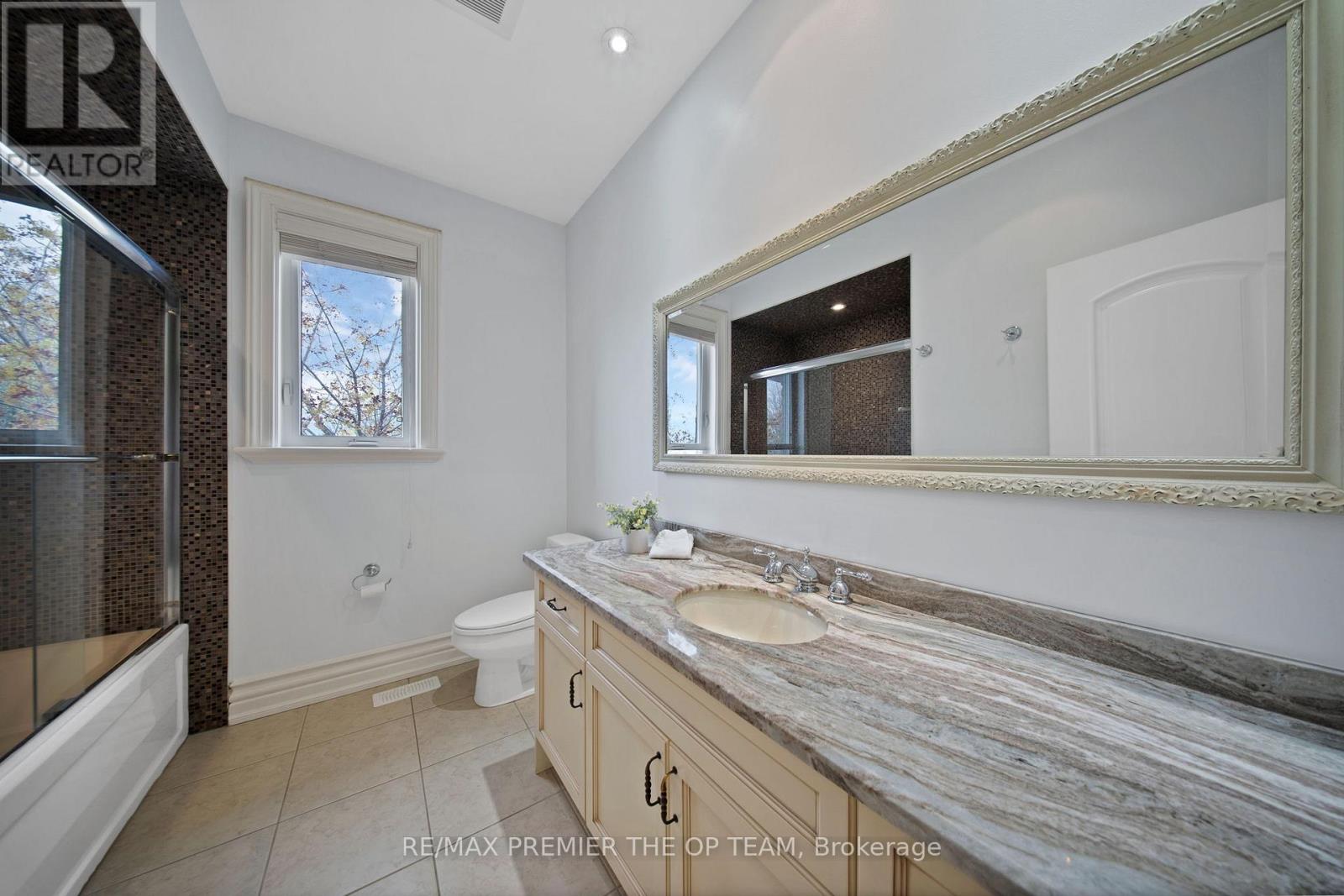 62 AUTUMN GROVE COURT - Image 38