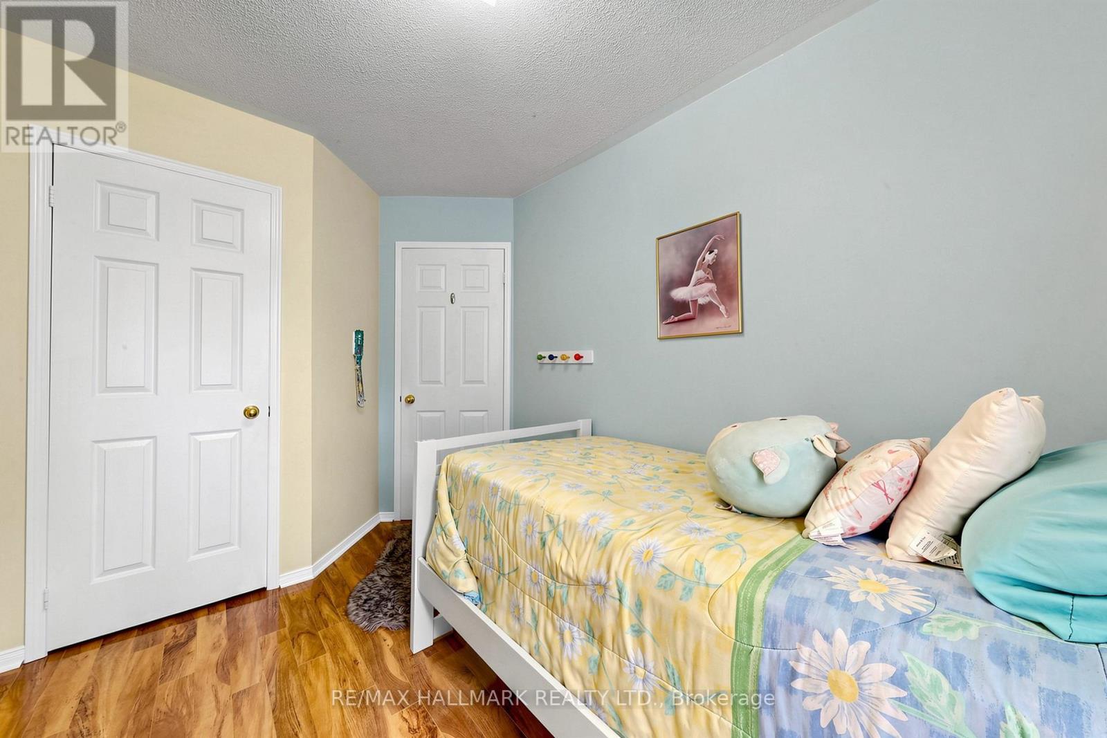 5 EVELYN BUCK LANE - 32