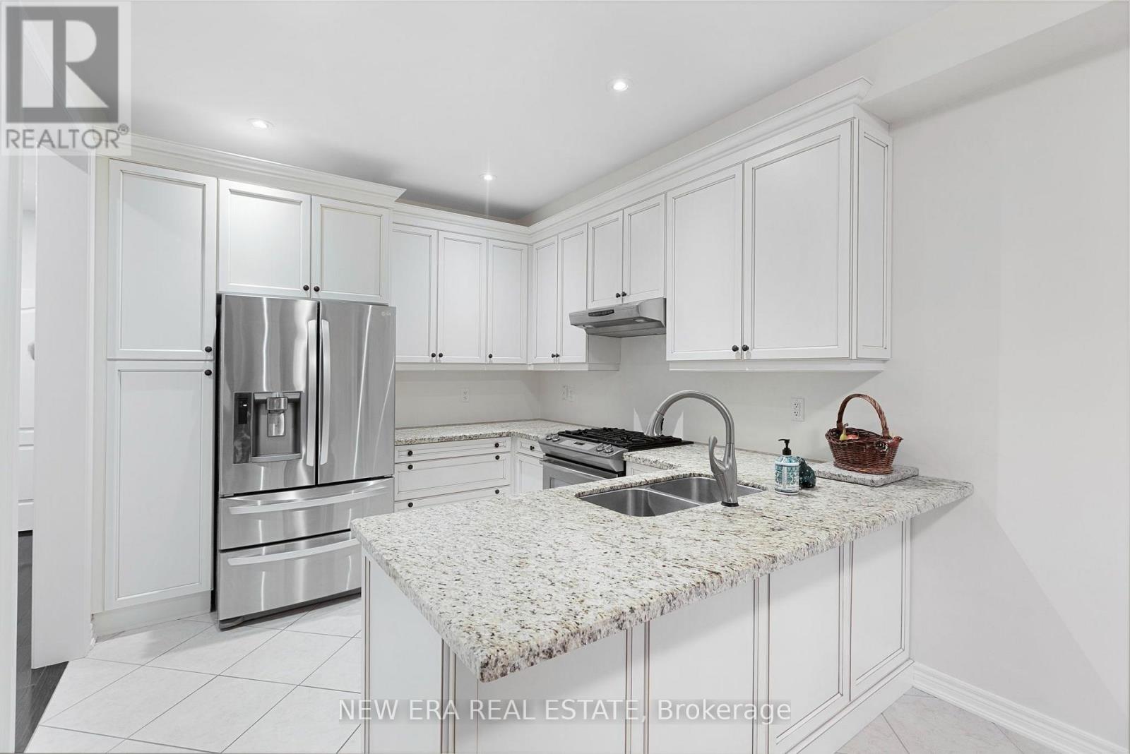 2 LADY VALENTINA AVENUE - 10
