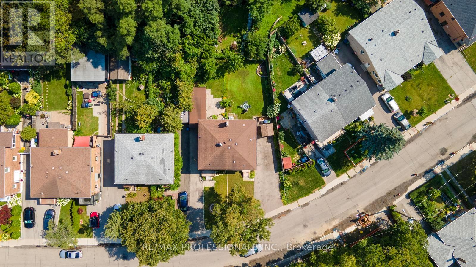 21 BRENDWIN ROAD - Image 36