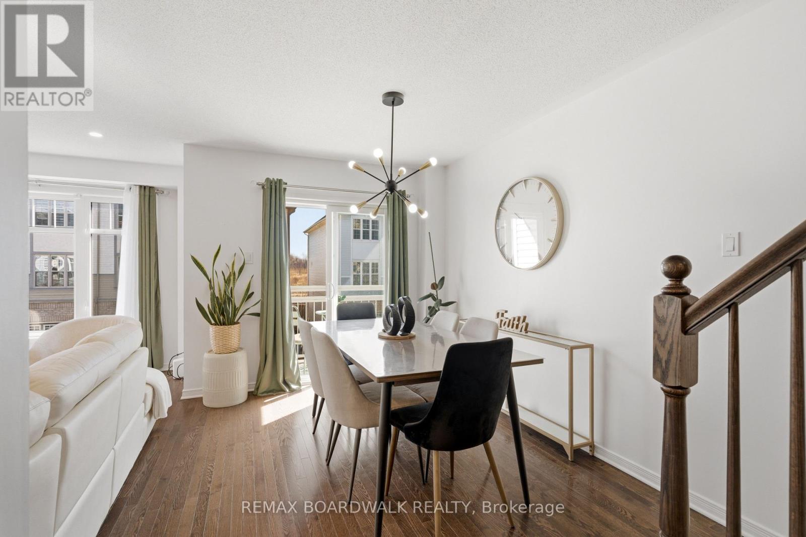 2 Bed, 2 Bath House for Sale in Ottawa – 107 CAITHNESS PRIVATE, Ottawa – MLS# X13044156 - Image 33