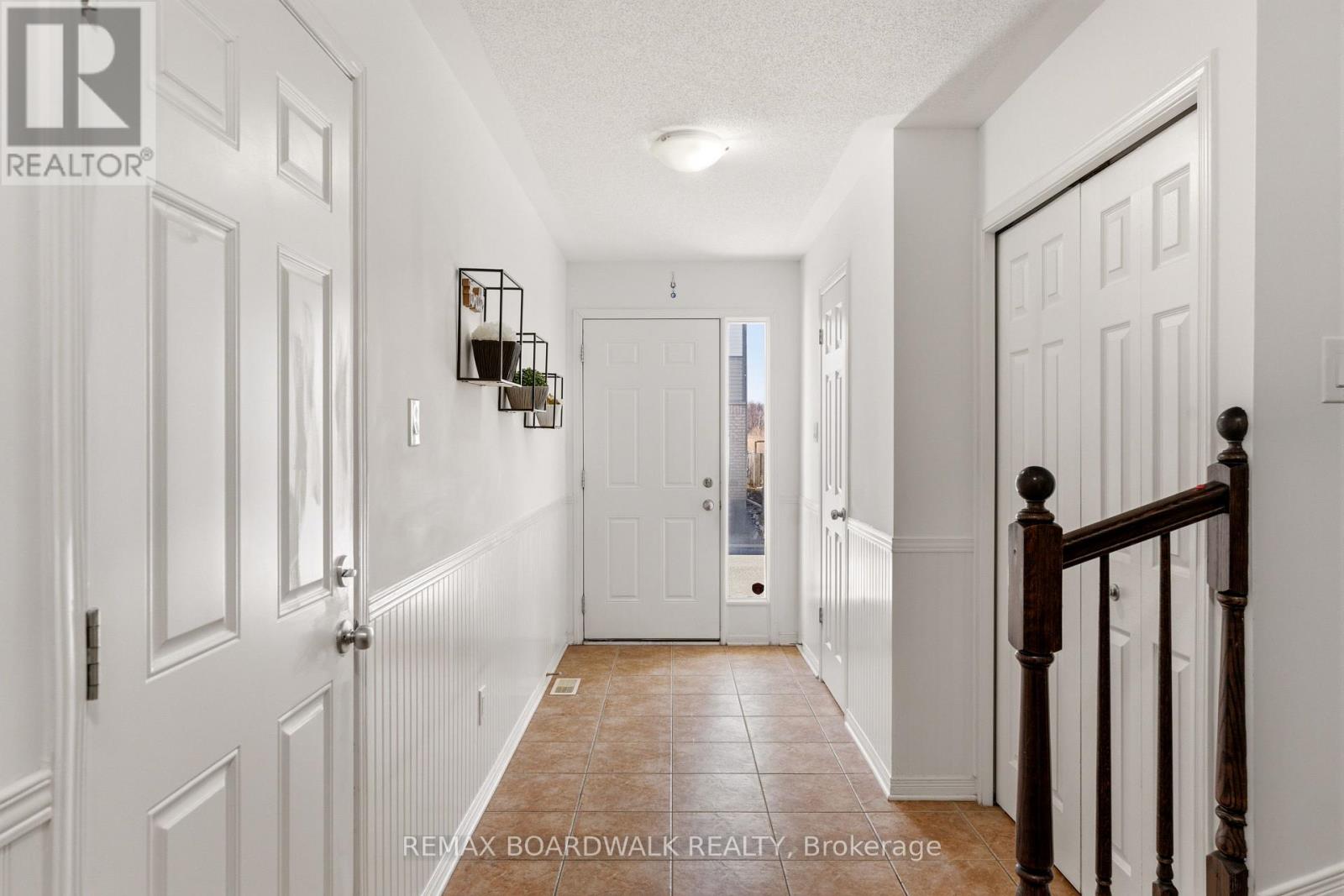 2 Bed, 2 Bath House for Sale in Ottawa – 107 CAITHNESS PRIVATE, Ottawa – MLS# X13044156 - Image 9