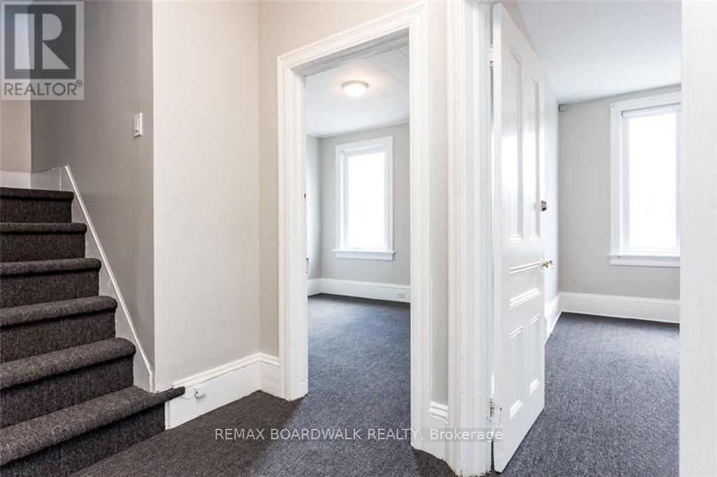 57 LEES AVENUE - 25