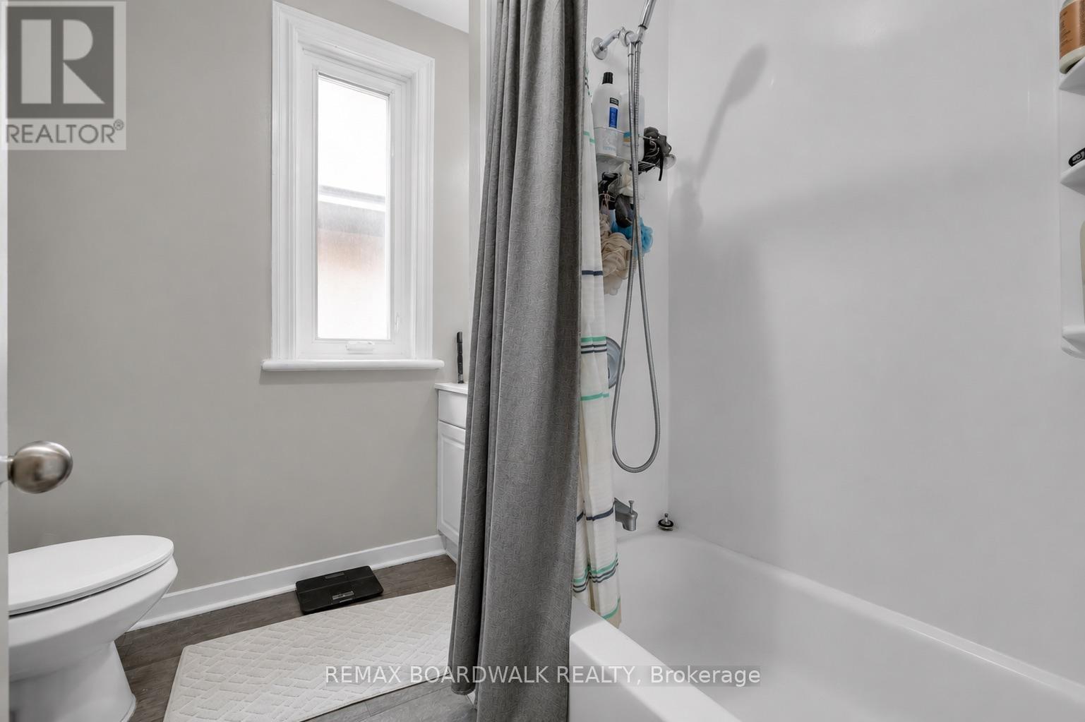 57 LEES AVENUE - 36