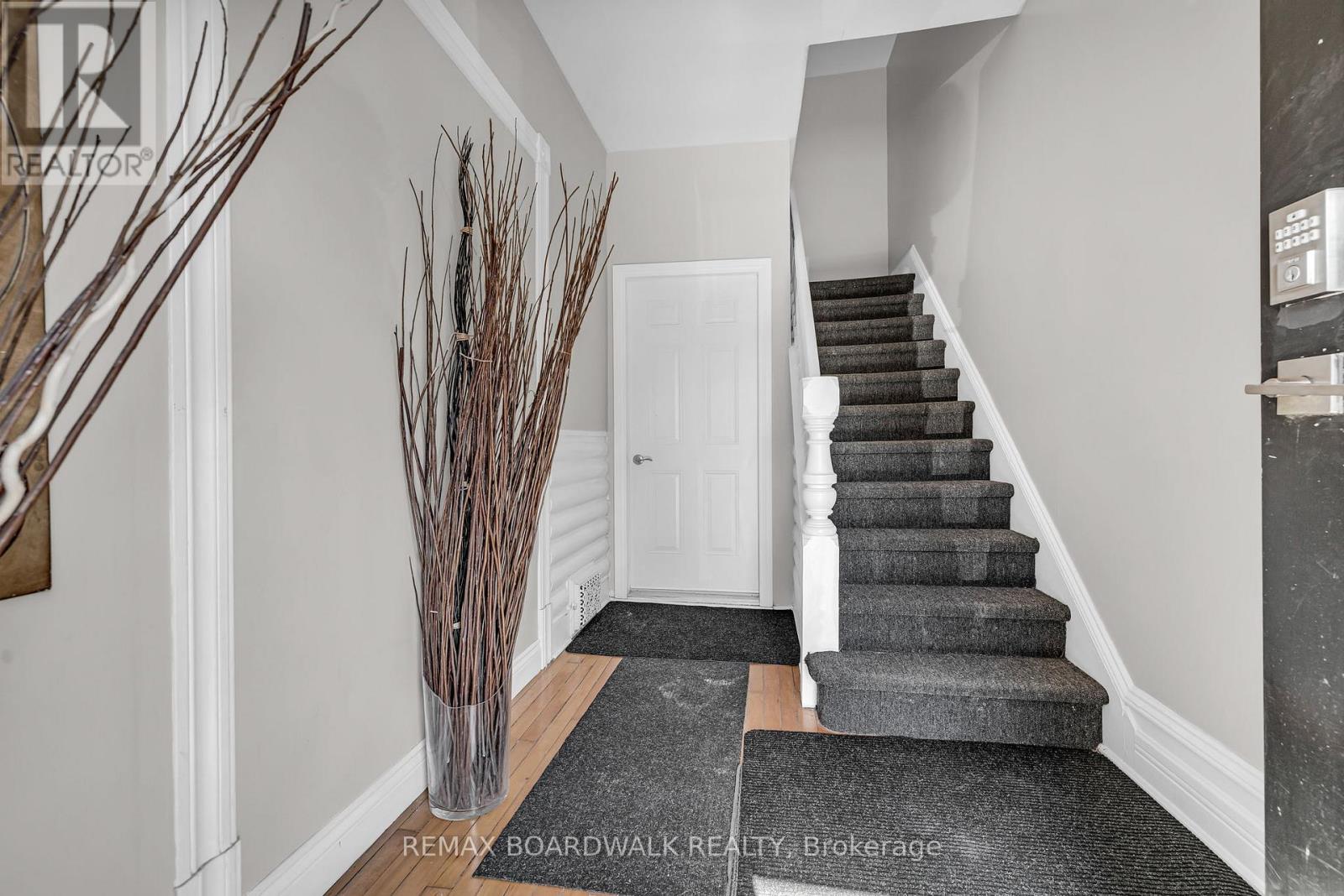57 LEES AVENUE - 6