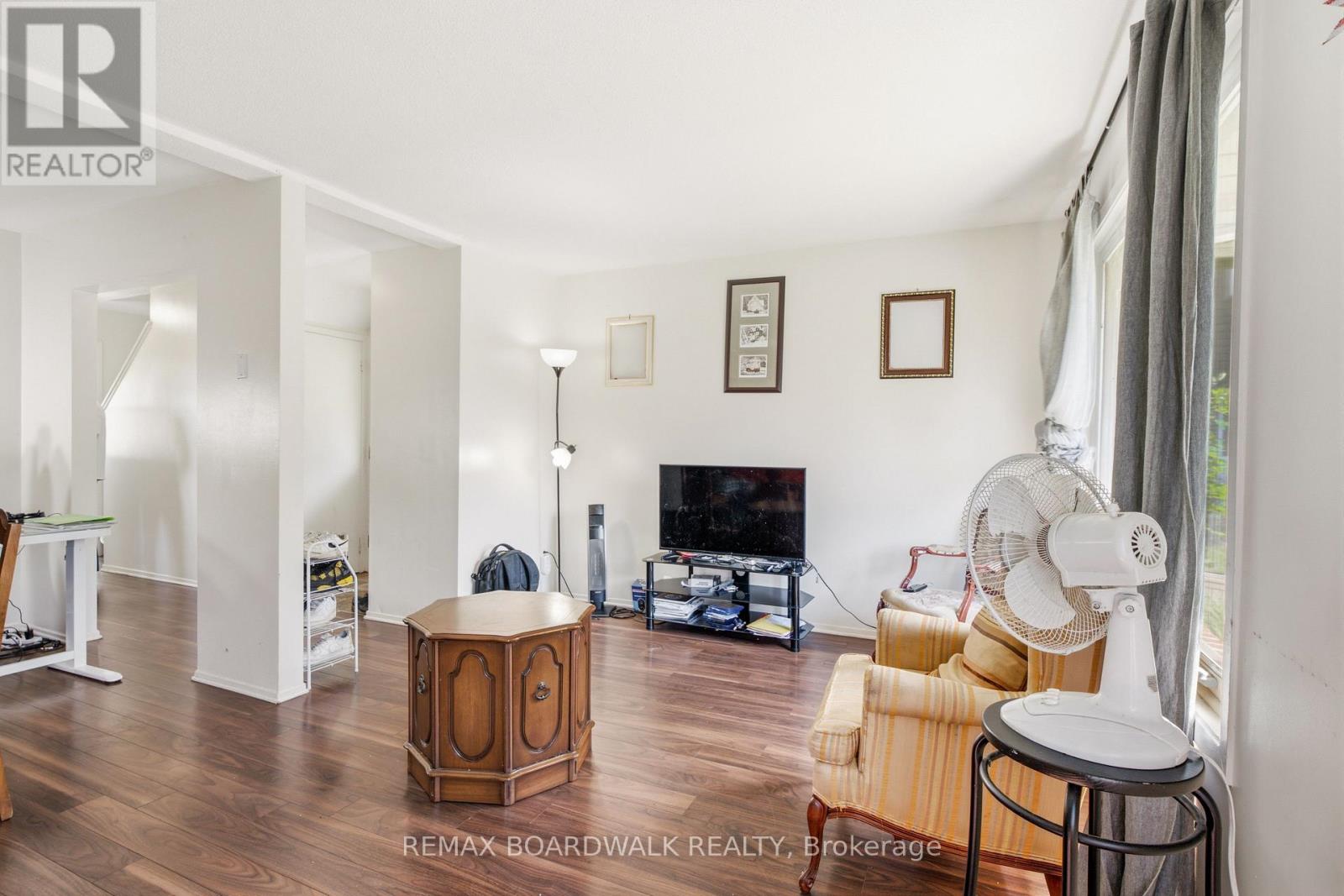 #85 3202 STOCKTON DRIVE - 17