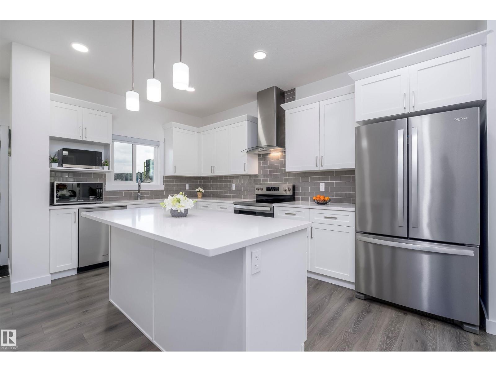 9307 221 ST NW - 11