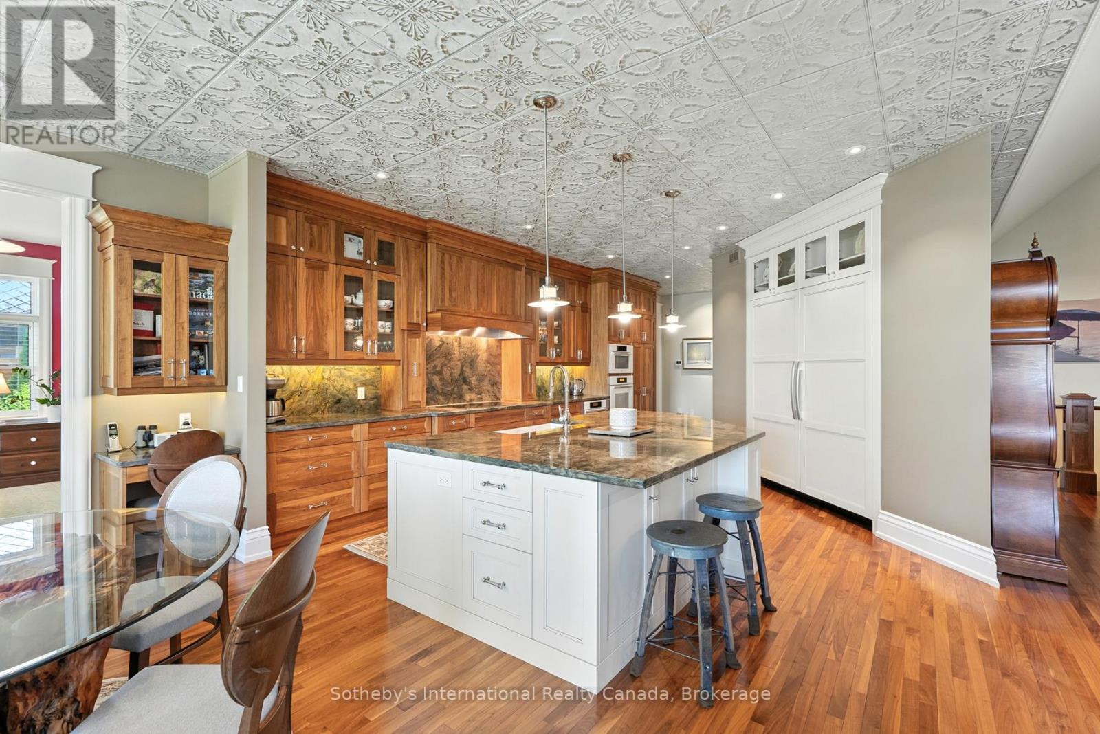 153 CREIGHTON STREET S - Image 14
