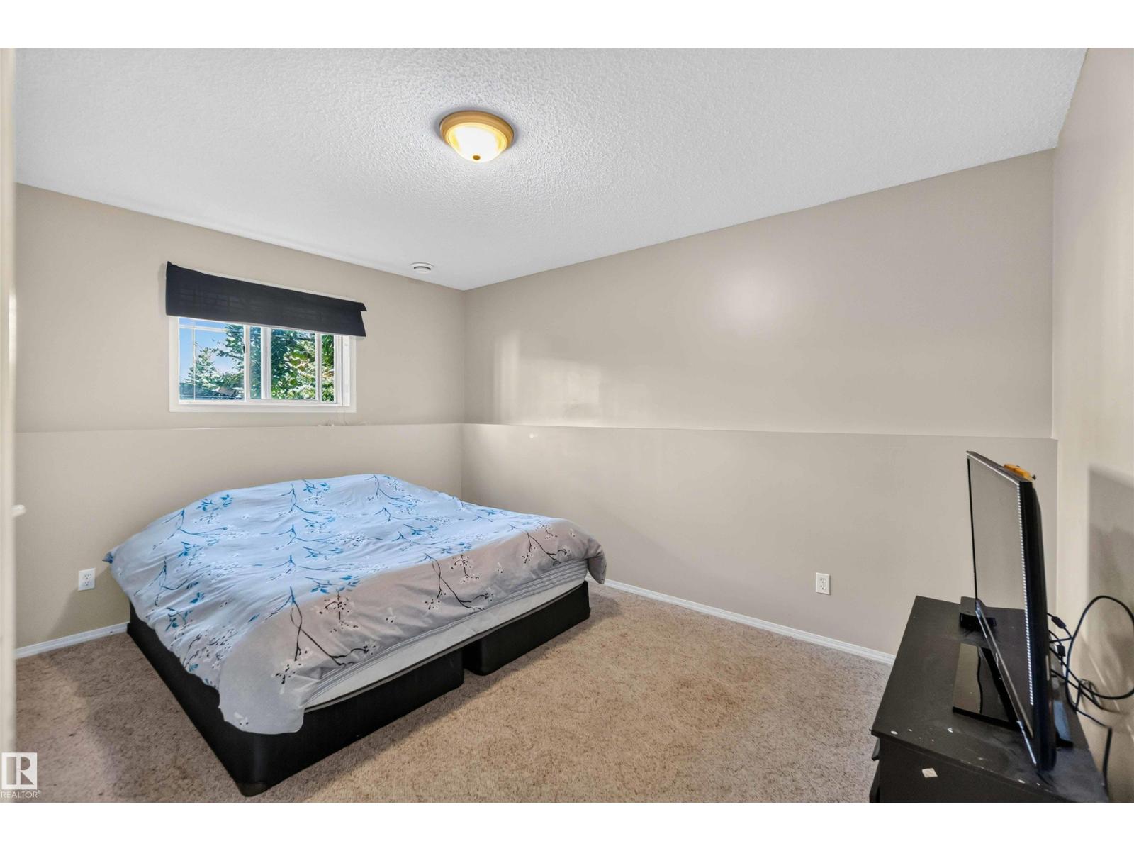 5111 52 ST - Image 43