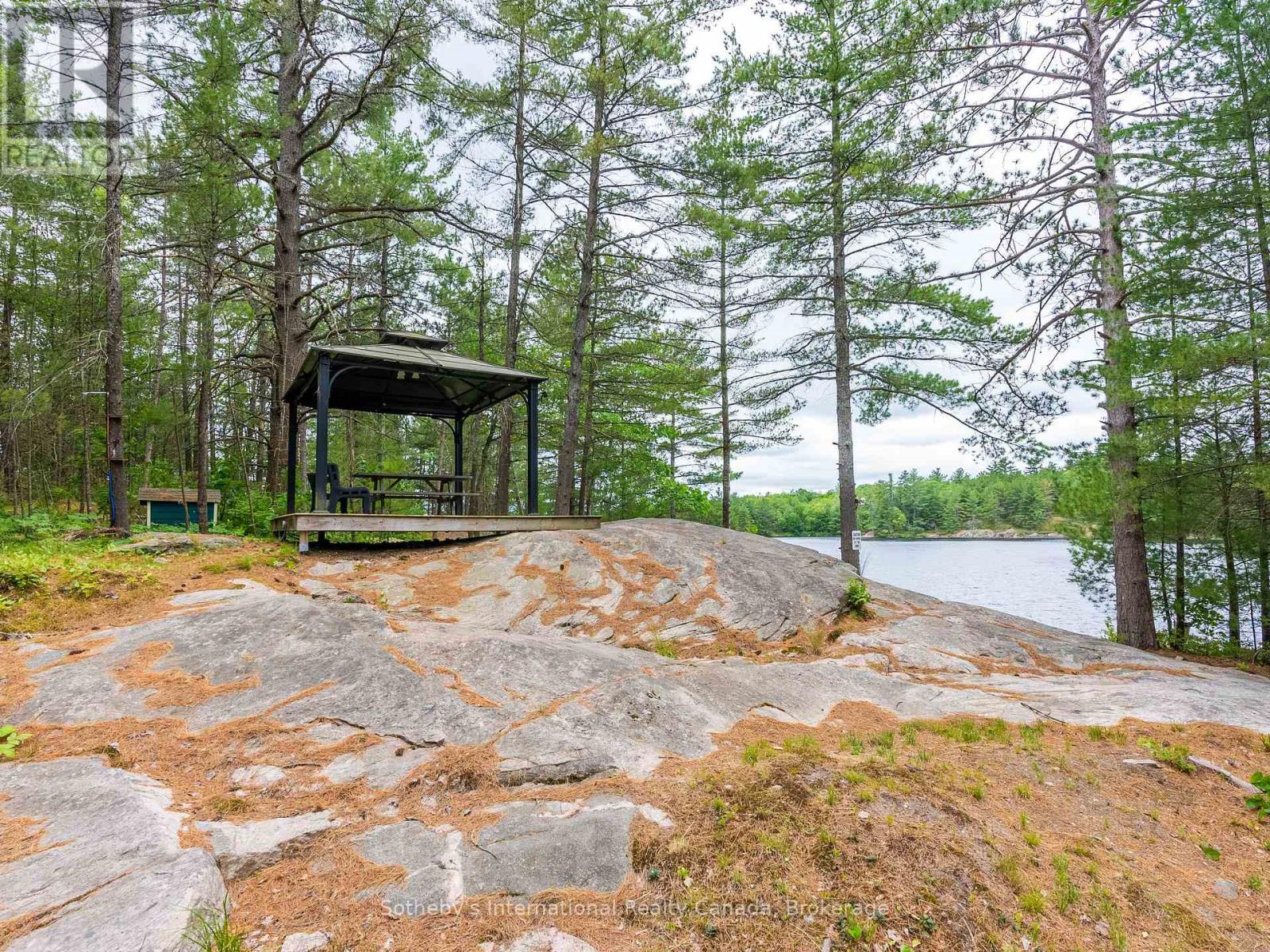 1040 KAHSHE LAKE - 30