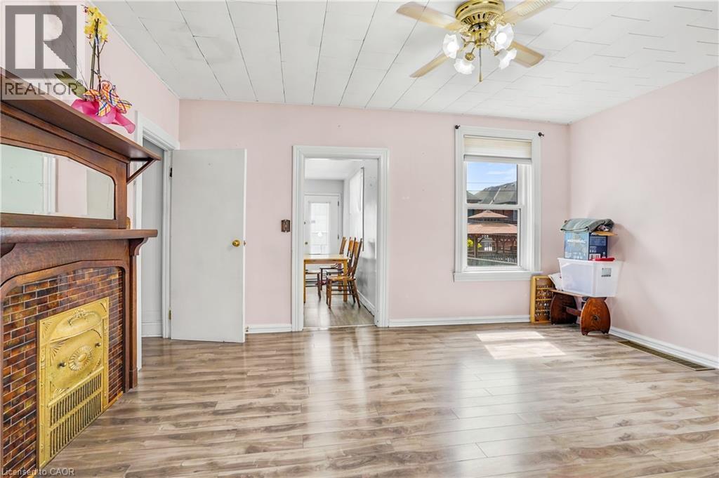 22 CHEEVER Street - Image 11