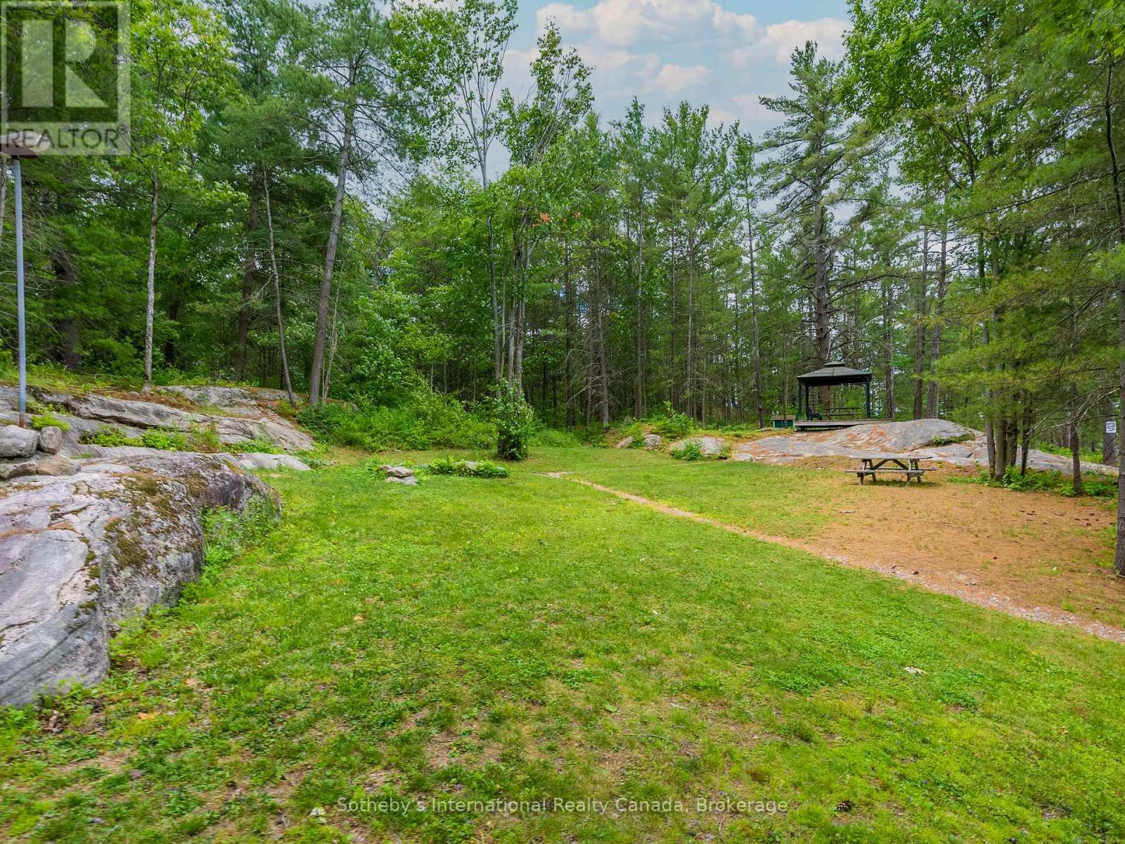 1040 KAHSHE LAKE - Image 29