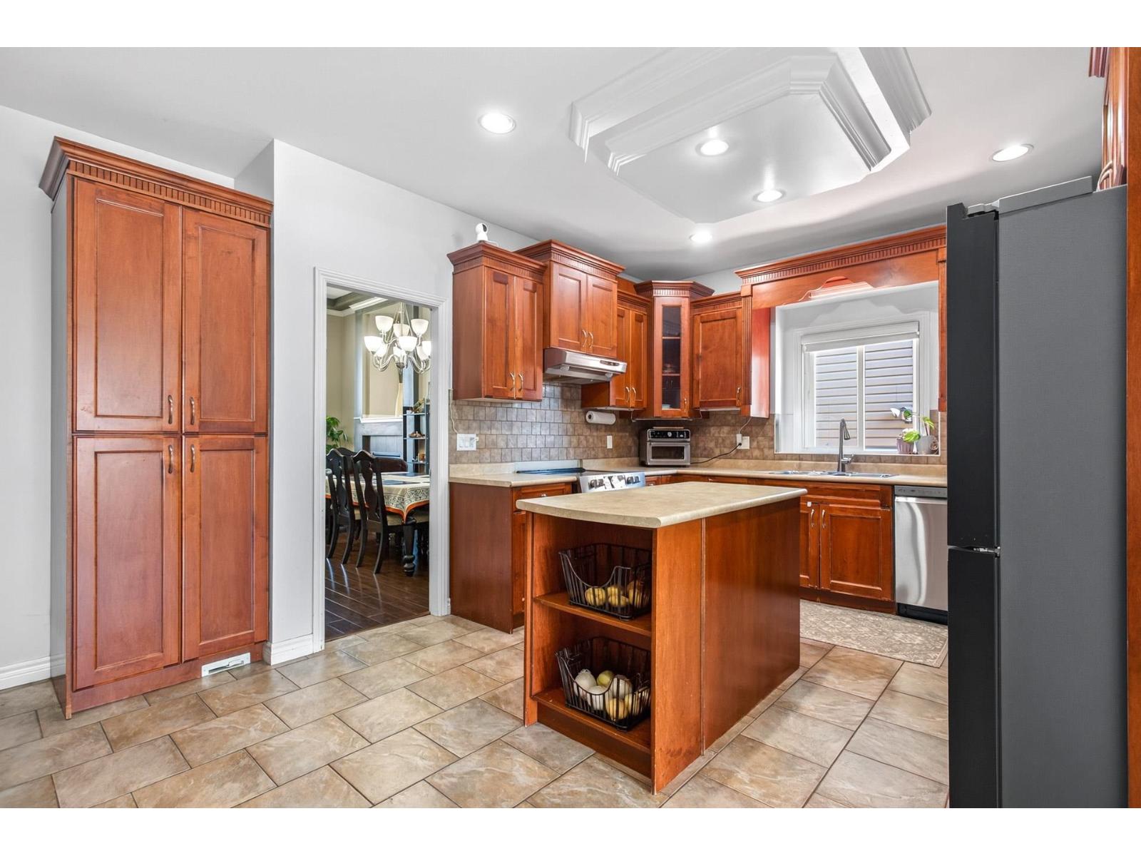 6 Bed, 4 Bath House for Sale in Surrey – 13486 64 AVENUE, Surrey – MLS# R3156300 - Image 15