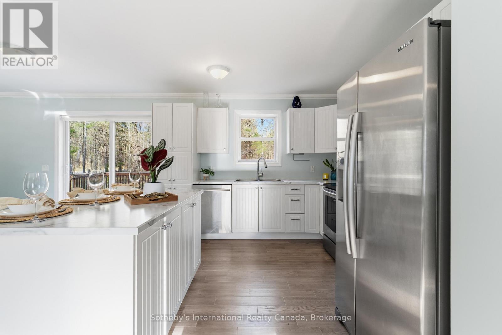 1021 TOWER CRESCENT - Image 8