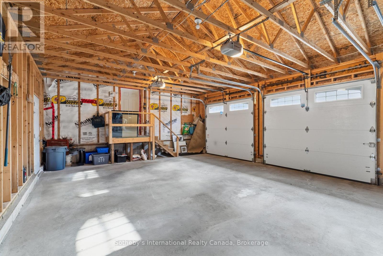 1021 TOWER CRESCENT - Image 32