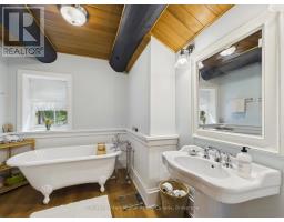 1054 Hilltop Crescent, Lake Of Bays, ON P0A1H0 Photo 34