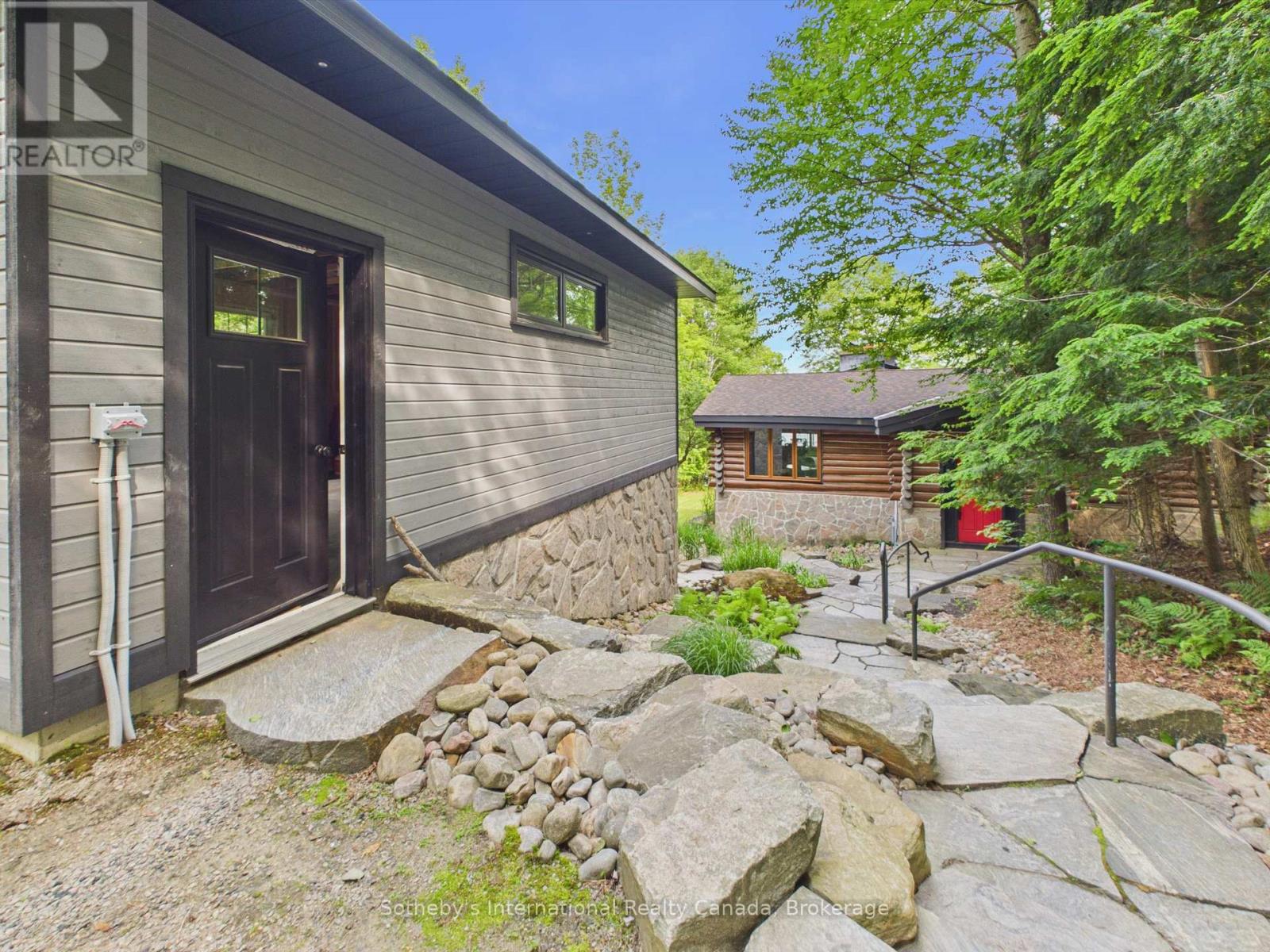 1054 HILLTOP CRESCENT - Image 45