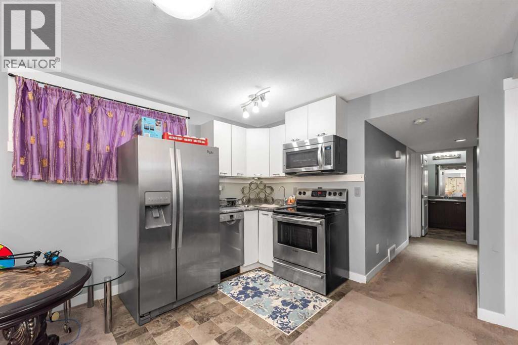 227 Redstone Heights NE - 32