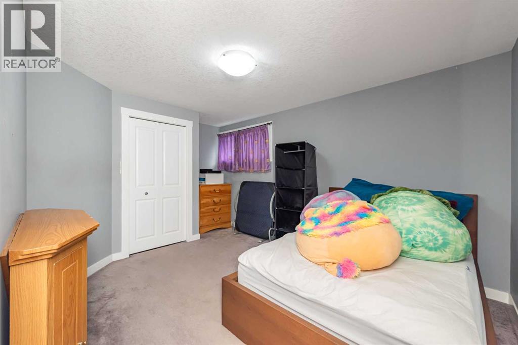 227 Redstone Heights NE - 40