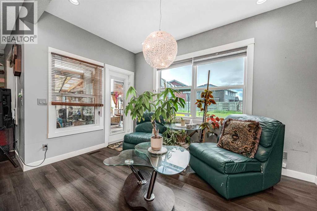 227 Redstone Heights NE - 13