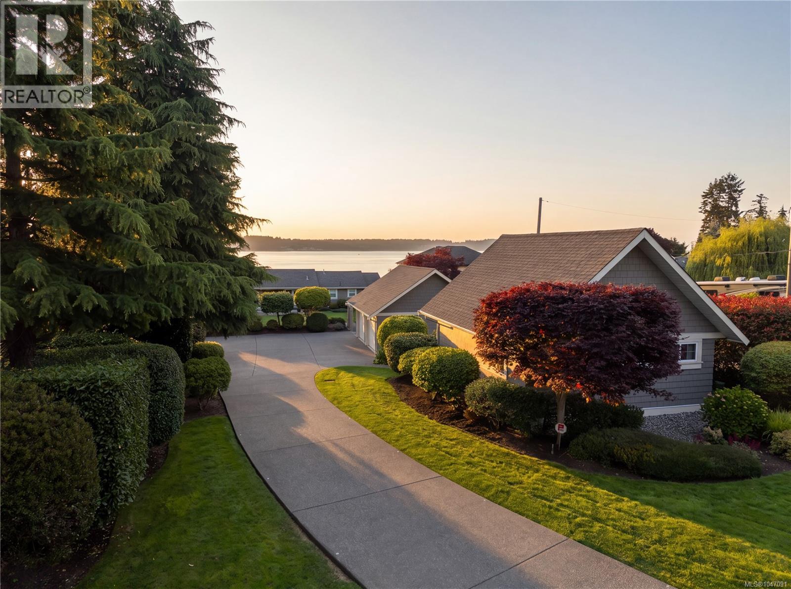 8585 Lochside Dr - Image 7