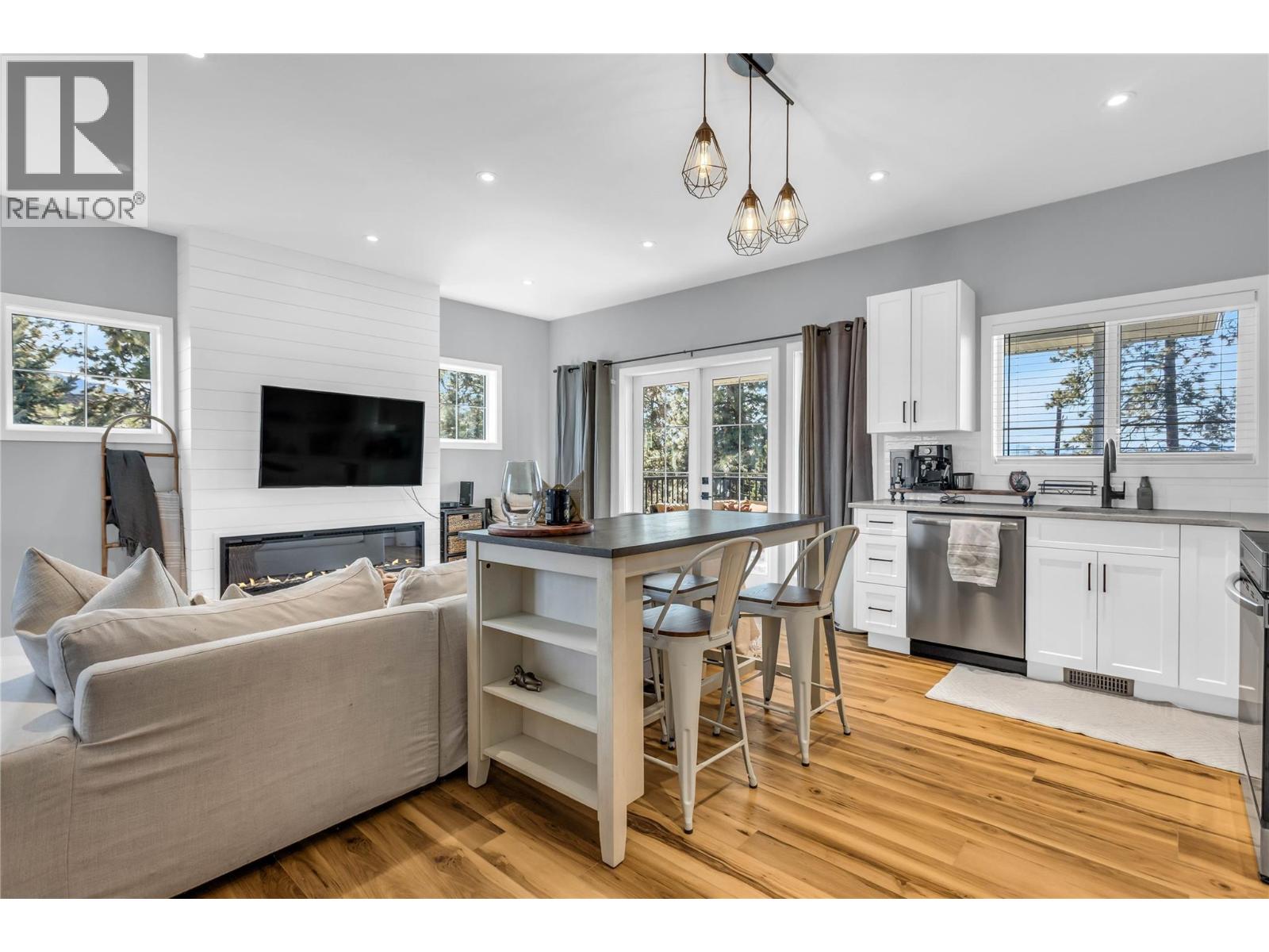 3350 Larkspur Court, Kelowna
