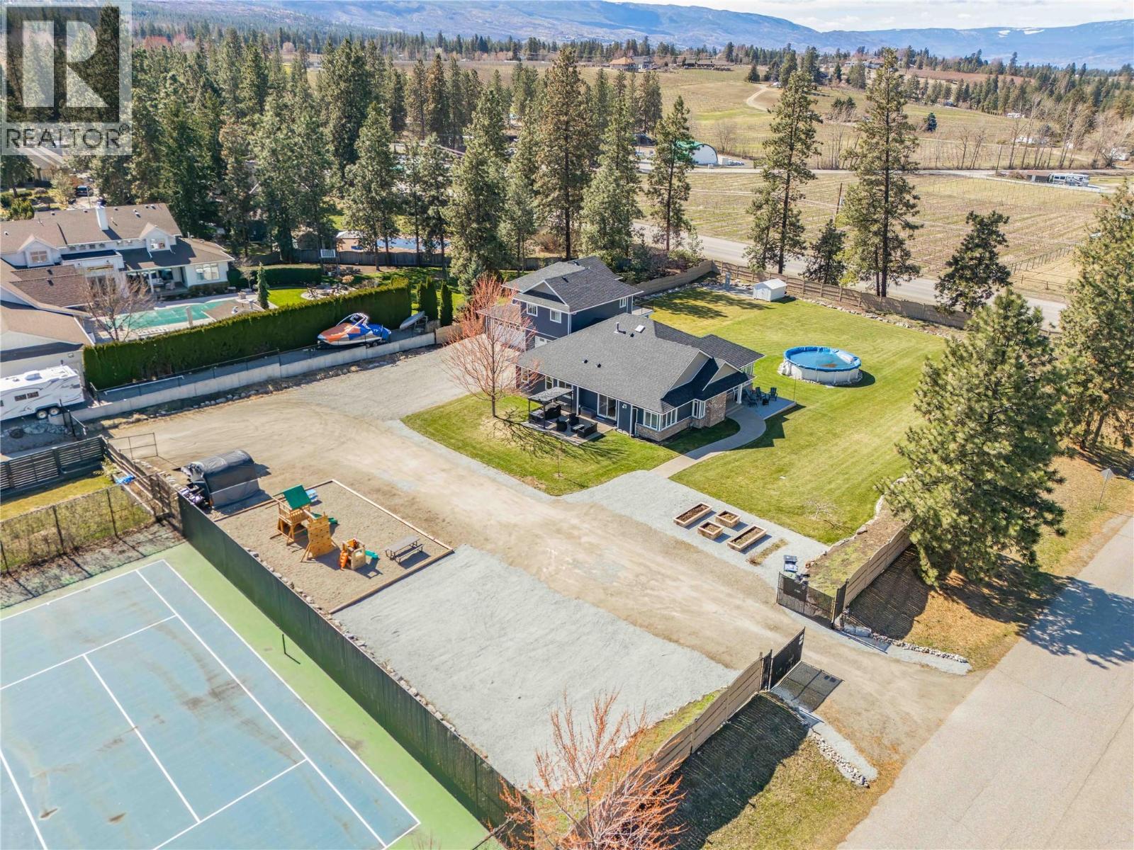 3350 Larkspur Court, Kelowna