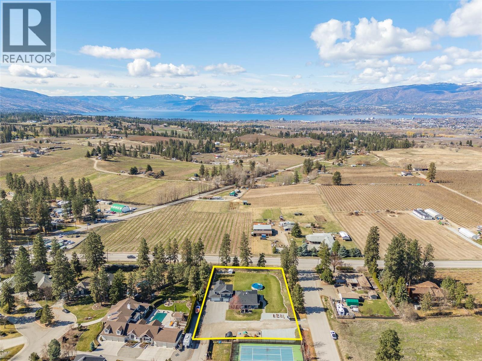 3350 Larkspur Court, Kelowna