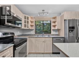 Primary Bedroom - 795 Mitchell Road, Kelowna, BC V1X3W4 Photo 8