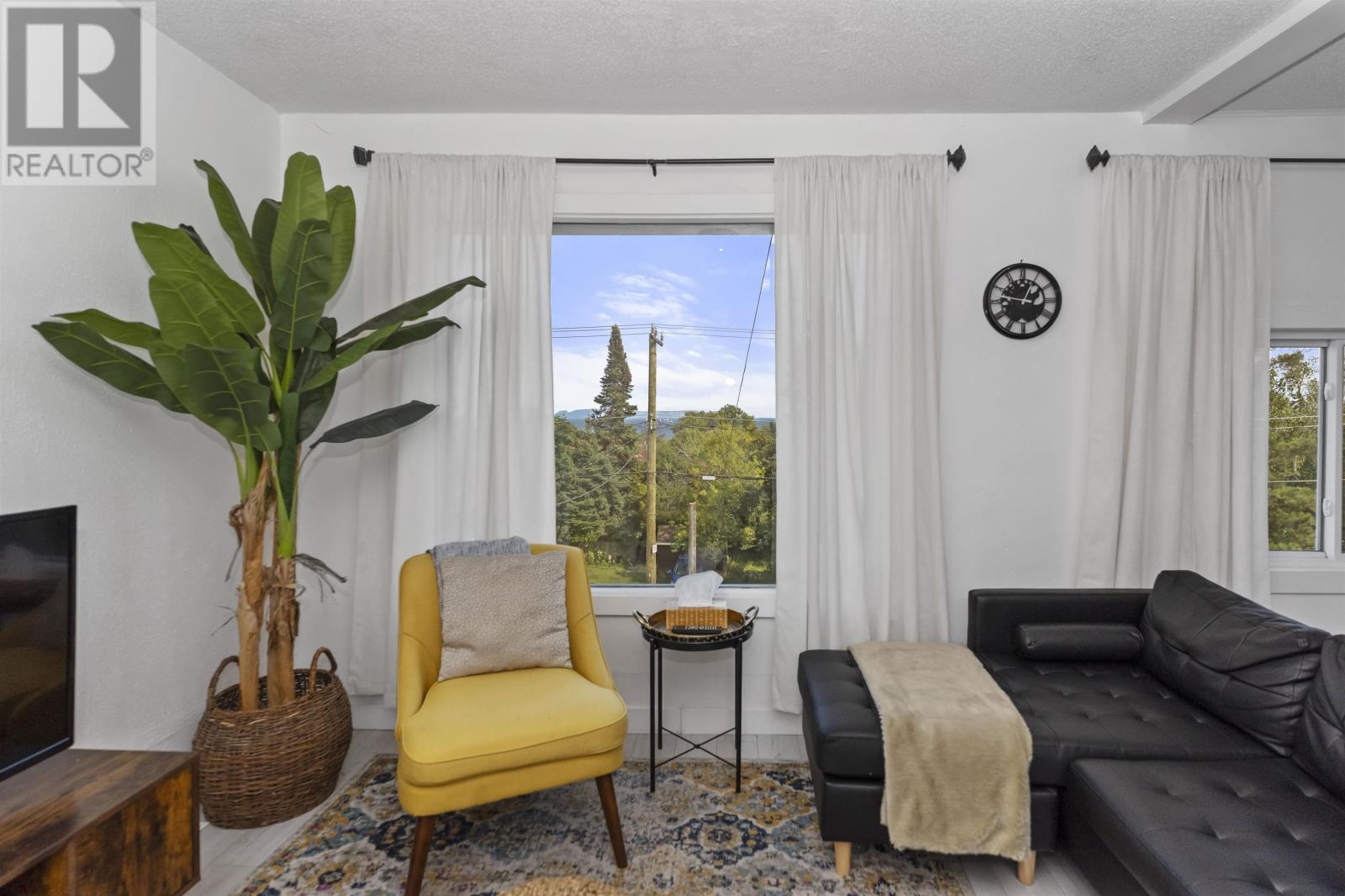 92 JEAN ST - Image 14