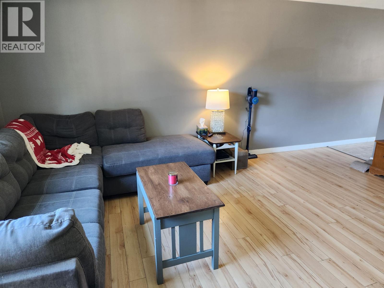 #G70 1900 STRATHCONA AVENUE - 4