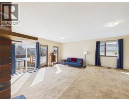 Living room - 419 Lindsay Street, Kimberley, BC V1A1L7 Photo 8