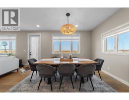 4pc Bathroom - 3702 76 Street, Camrose, AB T4V5E3 Photo 9