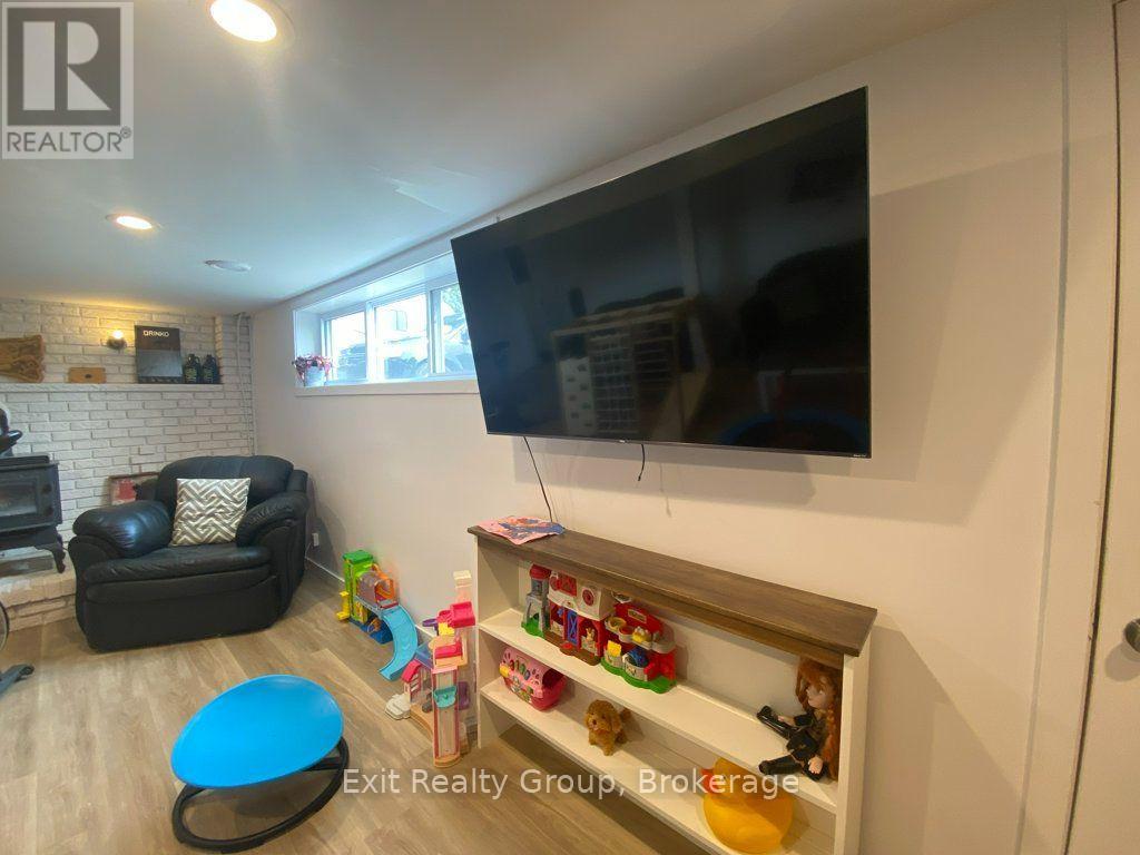 130 PETERSON STREET - Image 36