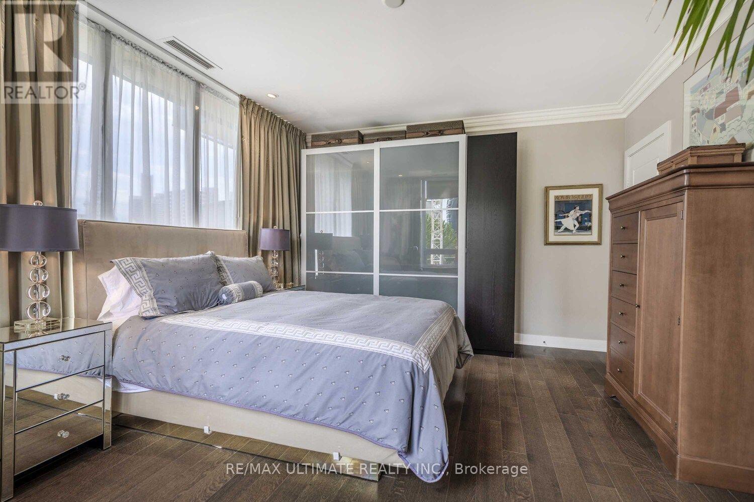 #404 28 LINDEN STREET - Image 21